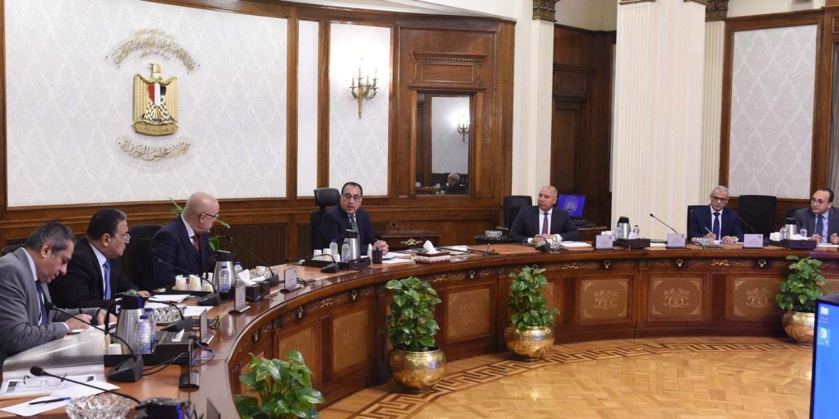 رئيس الوزراء يتابع الموقف التنفيذي لمشروعي القطار الكهربائي الخفيف والمونوريل  