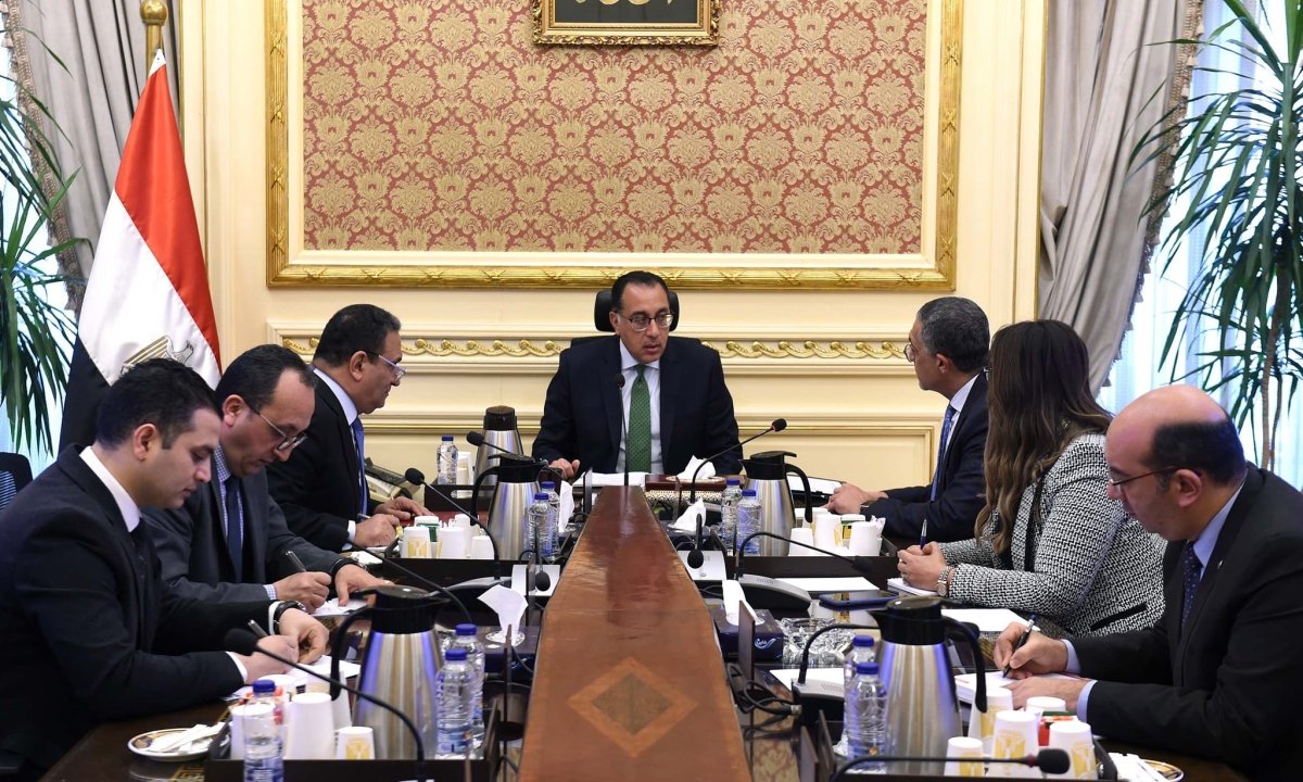 رئيس الوزراء يتابع مع رئيس هيئة الاستثمار جهود دعم وتهيئة مناخ الاستثمار في مصر