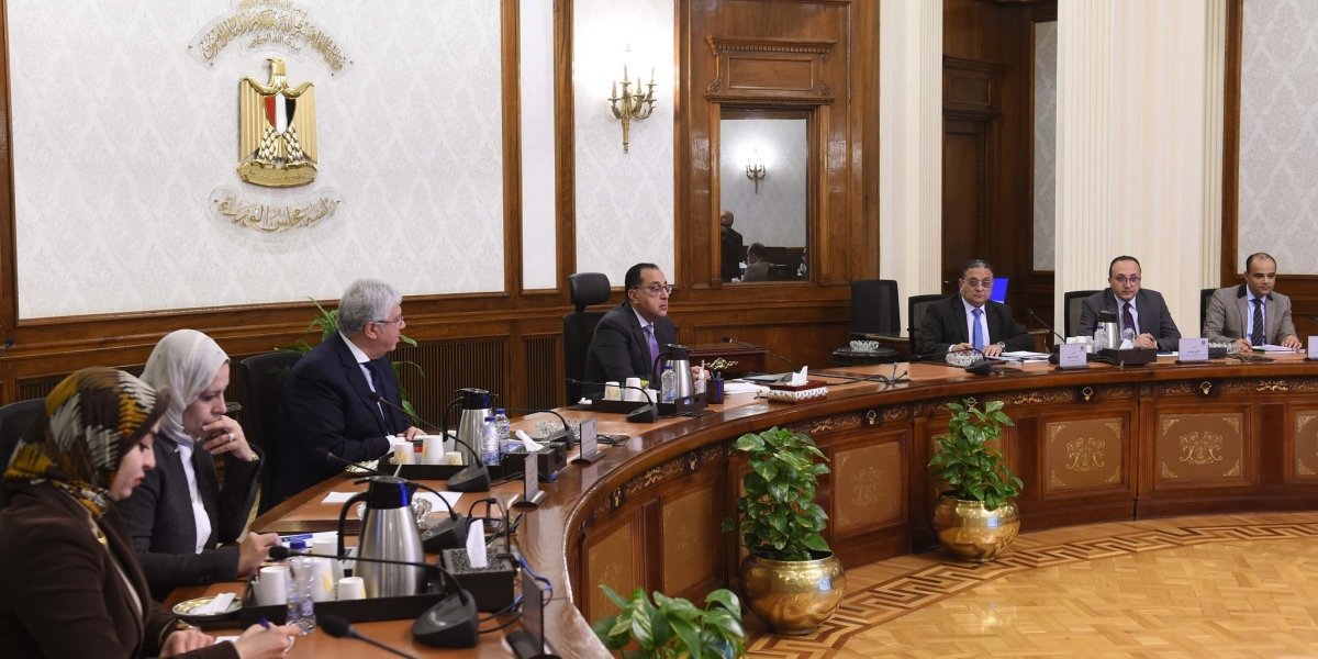 رئيس الوزراء يتابع مع وزير التعليم العالي عددًا من ملفات عمل الوزارة