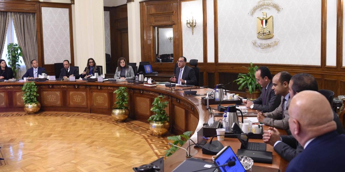 رئيس الوزراء يتابع خطوات تنفيذ برنامج الطروحات