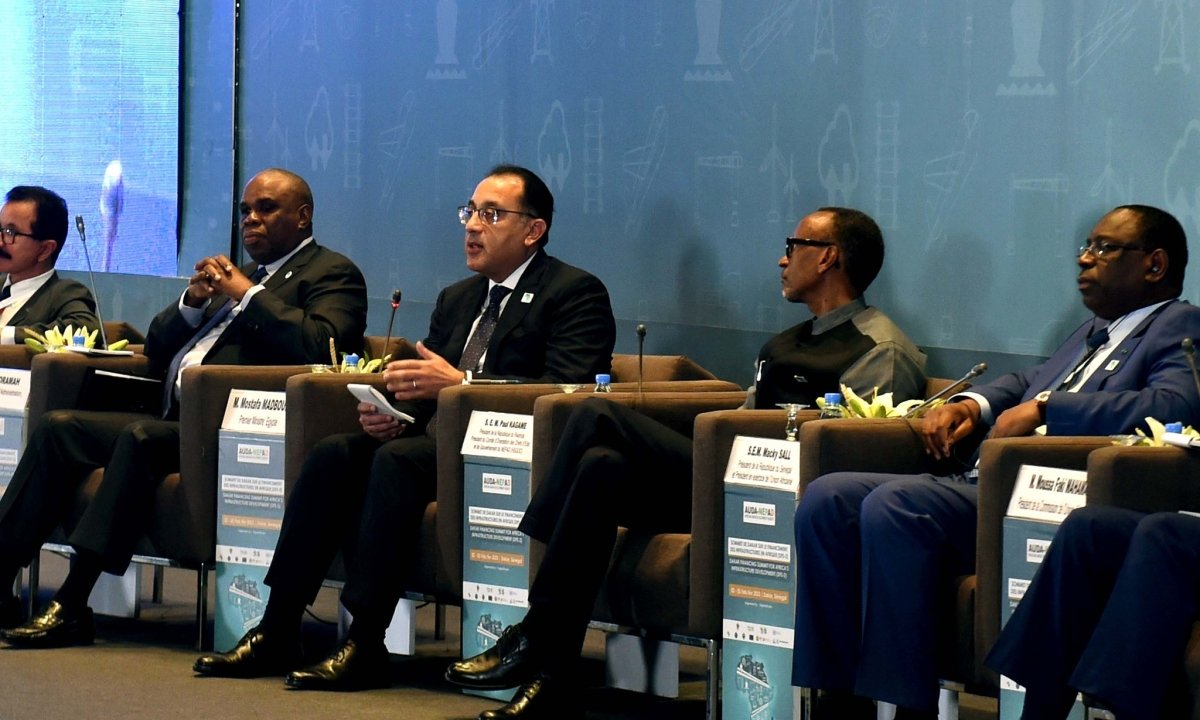 رئيس الوزراء: البنية التحتية في مصر قبل تسلُم الرئيس السيسي السلطة كانت متأخرة لعقود 