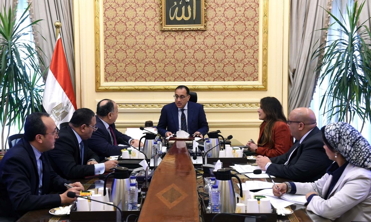 رئيس الوزراء يجتمع بوزير المالية لمراجعة مشروعات قوانين تتضمن تيسيرات ضريبية لتحفيز القطاع الصناعي