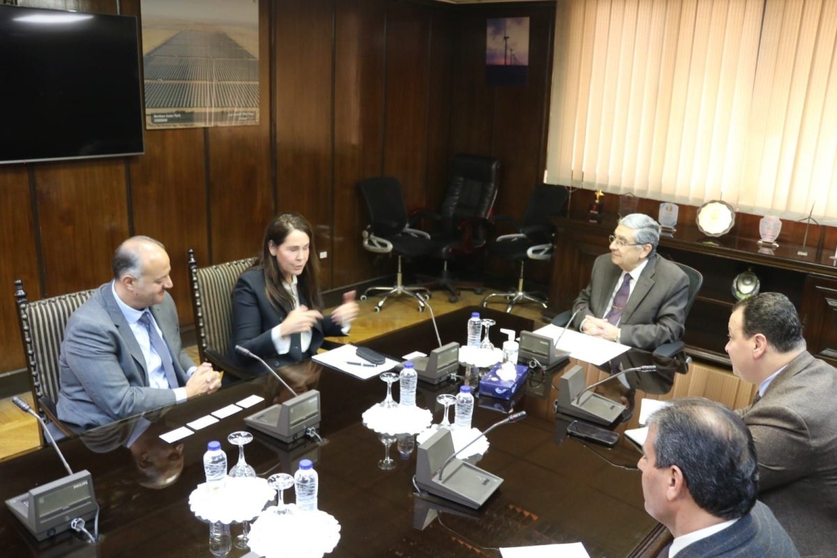 وزير الكهرباء يستقبل نائب الرئيس التنفيذي لشركة بريتش بتروليم البريطانية