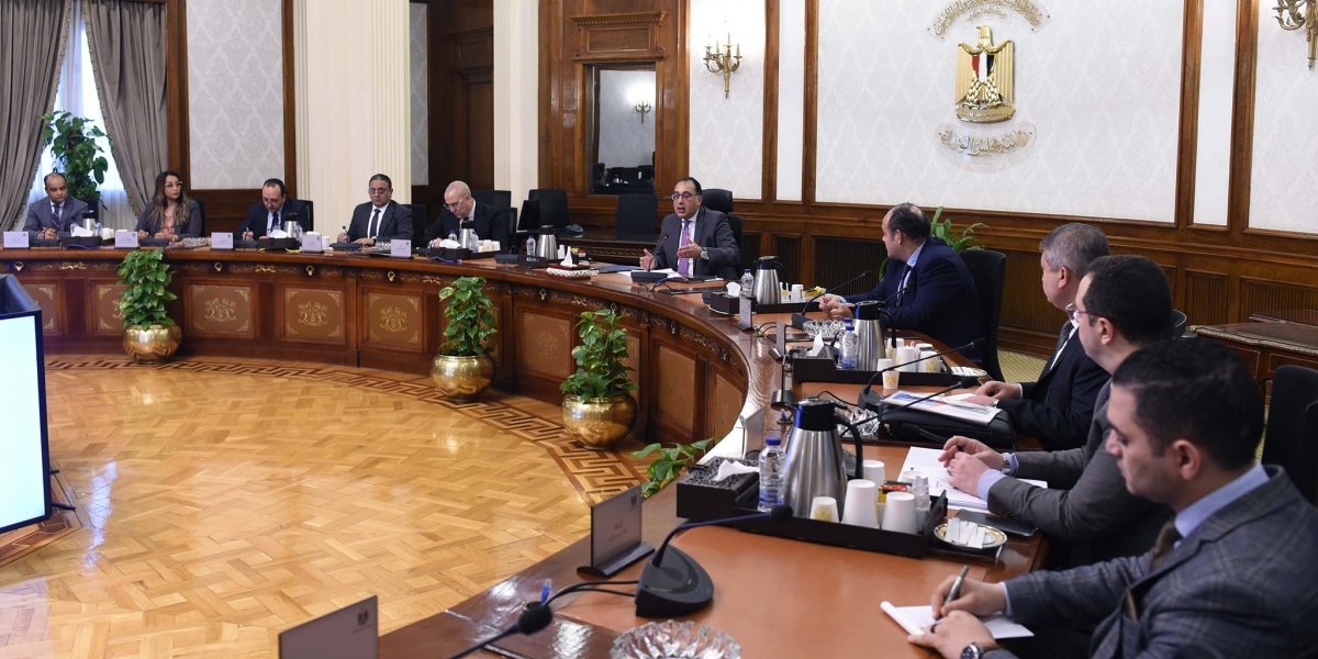 رئيس الوزراء يتابع الموقف التنفيذي لتوفير الأراضى الصناعية 