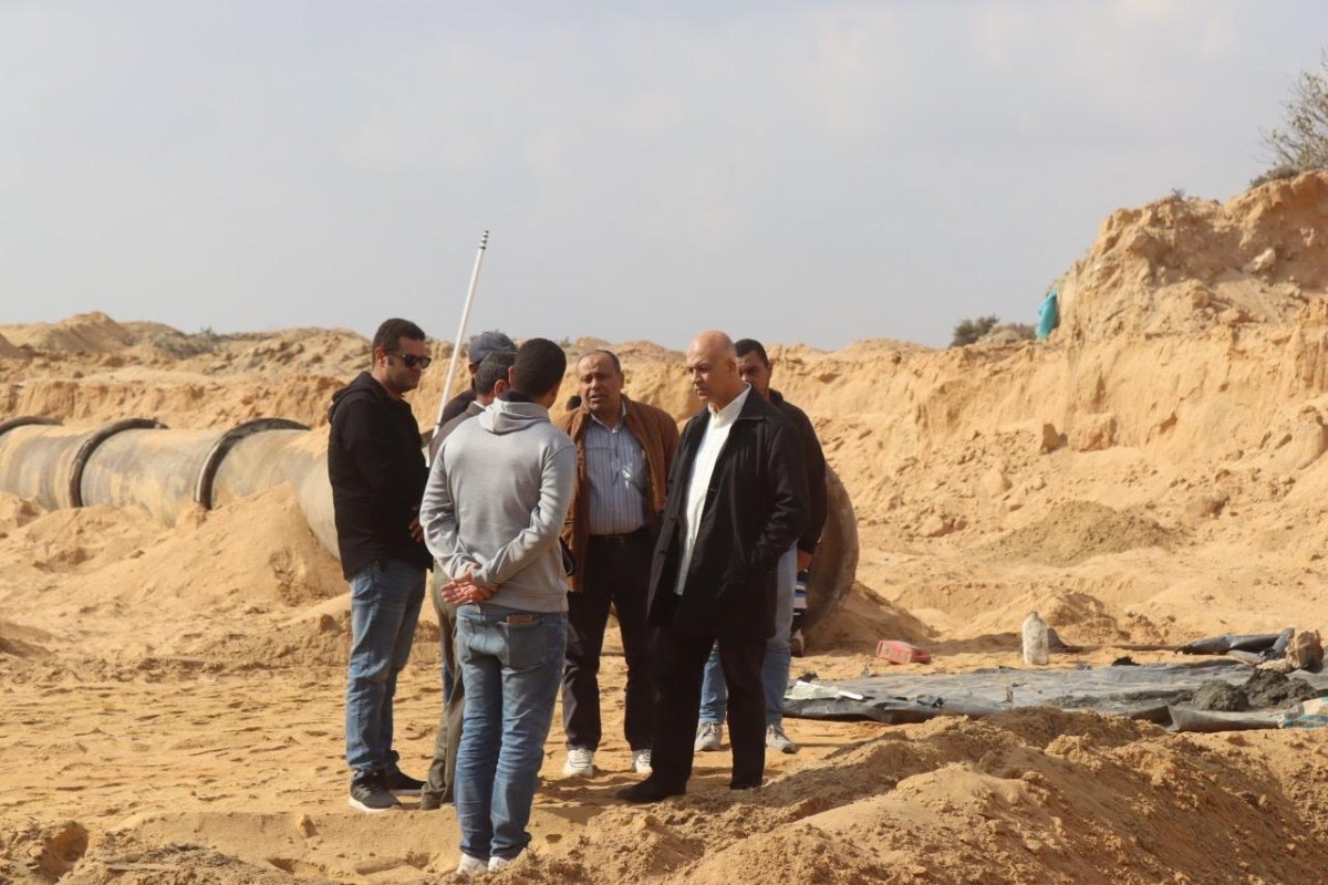 رئيس جهاز " العاشر من رمضان " يتفقد محطات رفع مياه الشرب والصرف الصحي الجارية لخدمة التوسعات العمرانية 