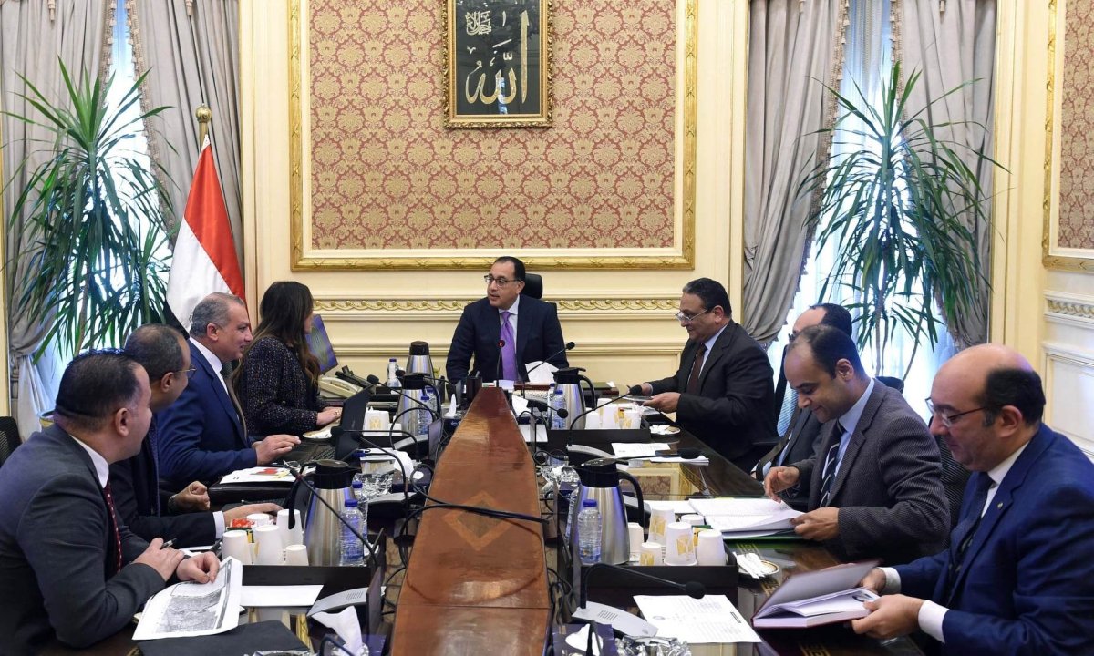 رئيس الوزراء يتابع الموقف التنفيذي لعدد من مشروعات التطوير العمراني بالمحافظات