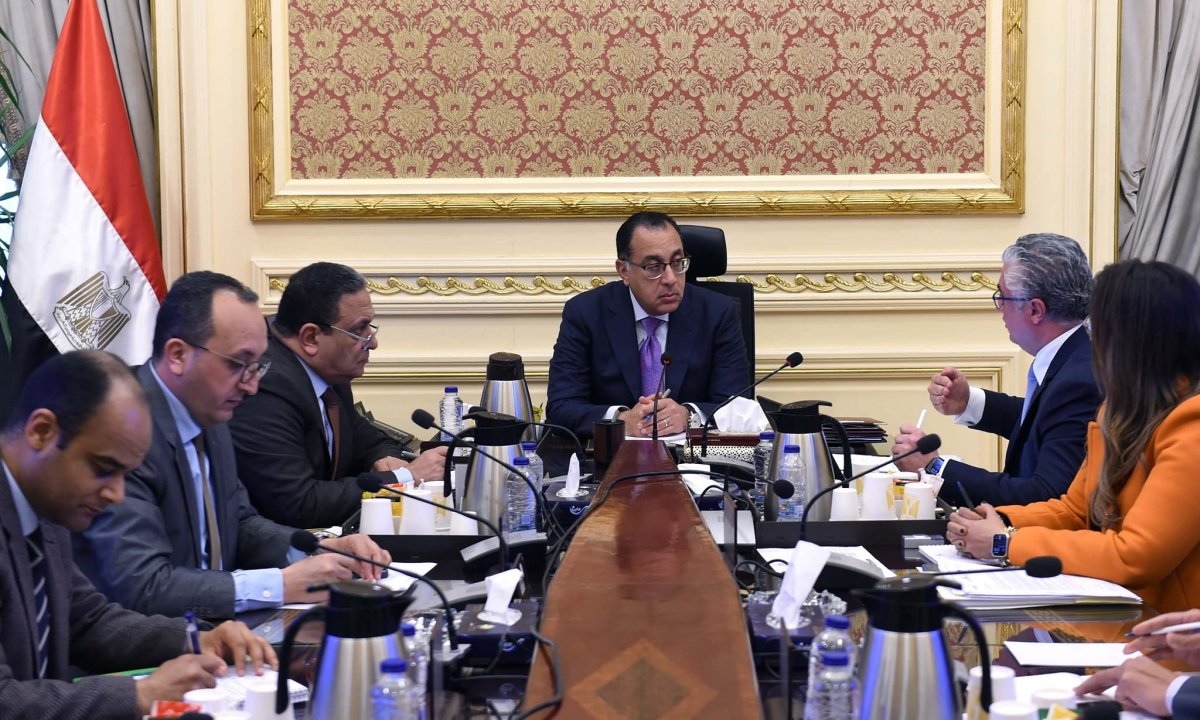 رئيس الوزراء يستعرض الموقف التنفيذي للمشروعات بالمنطقة الاقتصادية لقناة السويس