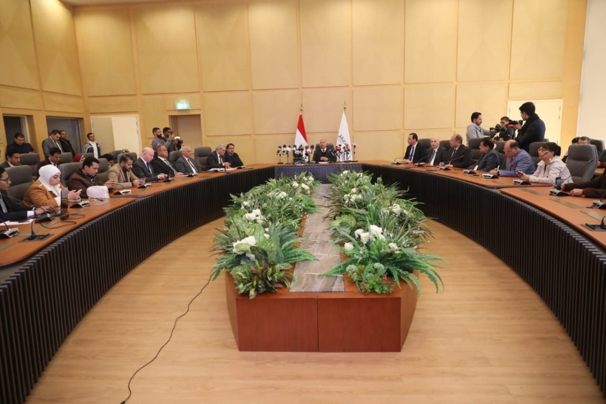 وزير النقل يعقد مؤتمرًا صحفيًا بمقر الوزارة بالعاصمة الإدارية