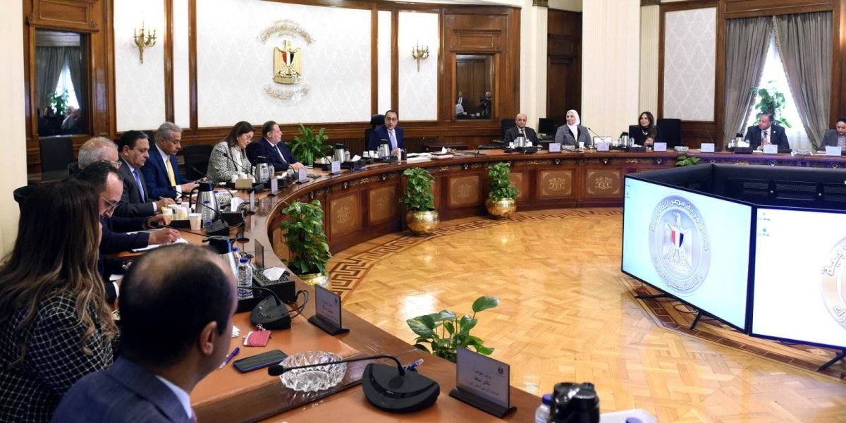 تنفيذاً لتوجيهات الرئيس.. الحكومة تُعد استراتيجية وطنية متكاملة لمكافحة البطالة