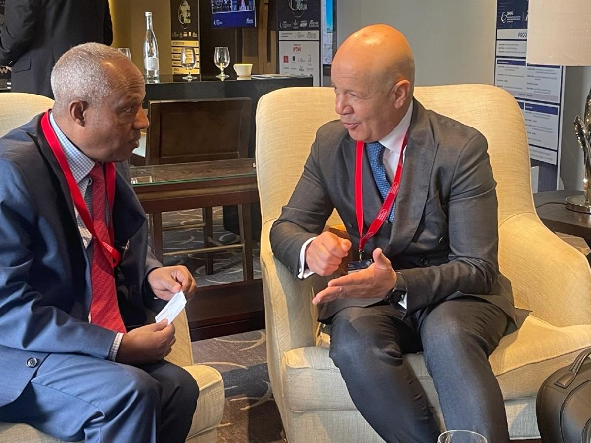 رئيس شركة مصرللطيران يشارك في المنتدى الأفريقي للفضاء الجوي