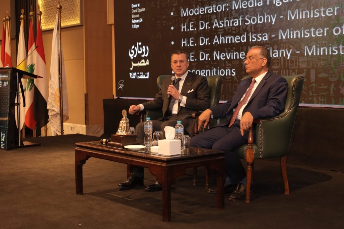 وزير السياحة والآثار يُشارك كمُتحدث رئيسي في مؤتمر "الصورة العامة للروتاري" 
