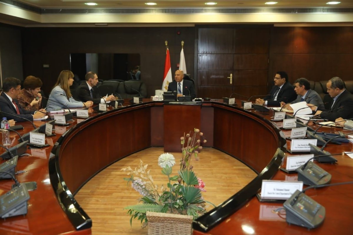 وزير النقل يبحث مع وفد البنك الأوروبي لإعادة الإعمار والتنمية EBRD، الموقف التنفيذي لعدد من المشروعات المشتركة