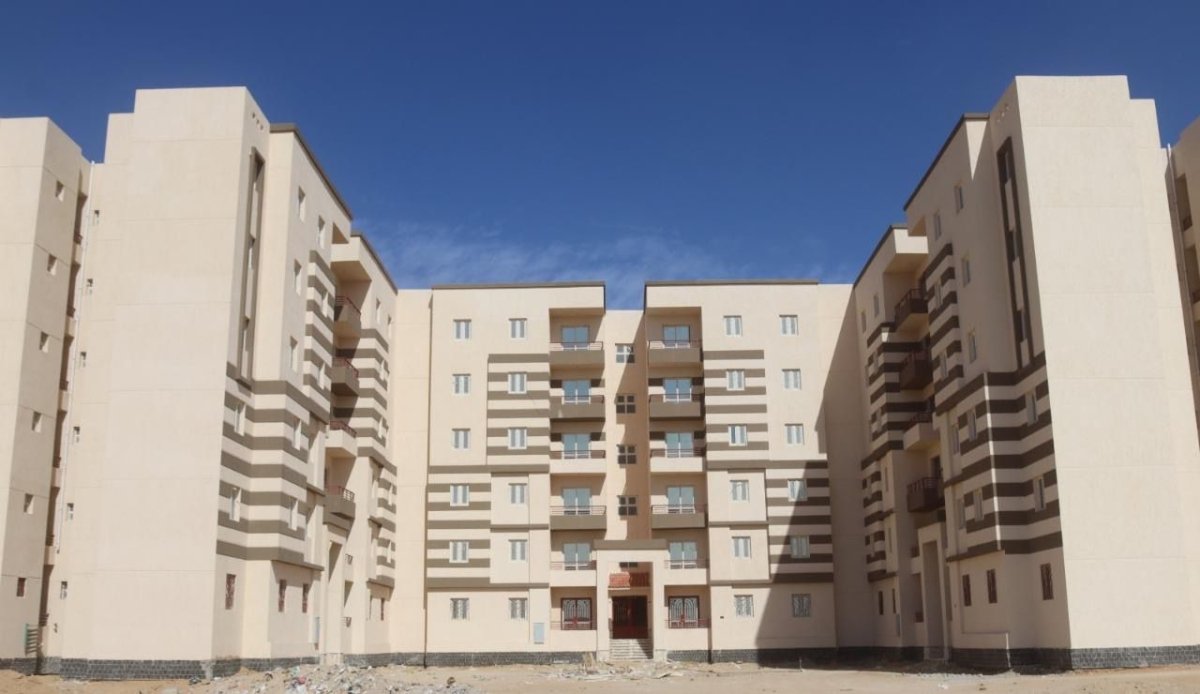 رئيس جهاز  العاشر من رمضان  يتابع سير العمل بوحدات المبادرة الرئاسية "سكن كل المصريين"