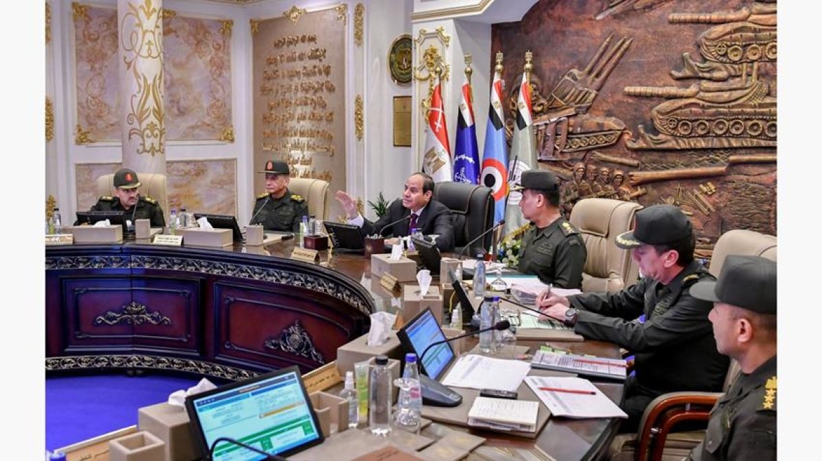 الرئيس السيسي يشهد اختبارات المتقدمين لعدد من وظائف الهيئات التابعة لوزارة النقل