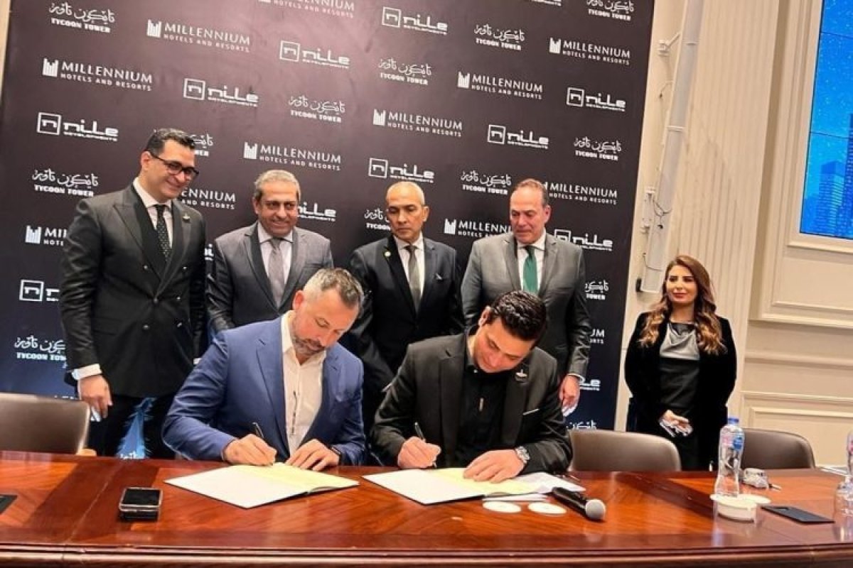 المهندس خالد عباس يشهد مراسم تعاقد لتشغيل أعلى فندق في أفريقيا بالعاصمة الإدارية