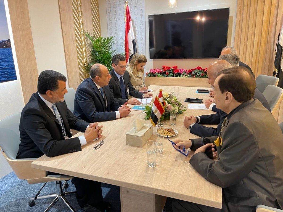 "مصر للطيران" توقع بروتوكولات تعاون خلال مشاركتها في بورصة برلين الدولية