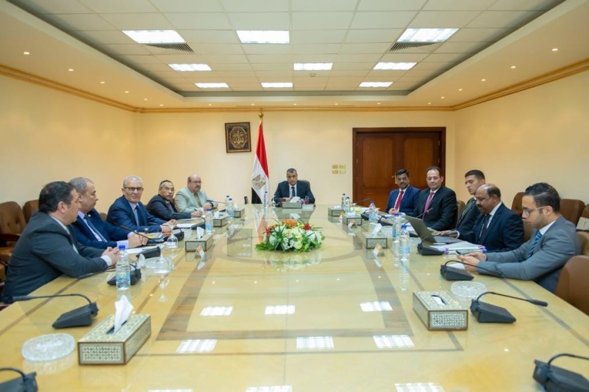 وزير الإنتاج الحربى  يبحث مع وفد شركة "فومتك الهندية" التعاون المشترك