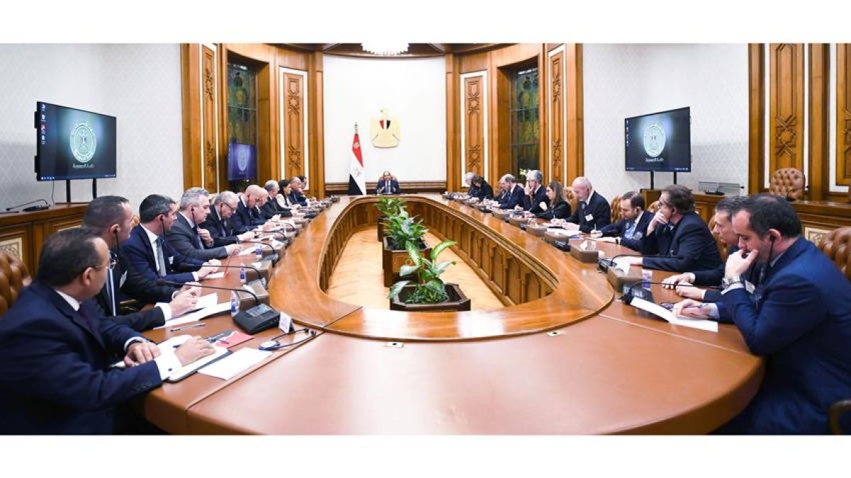 الرئيس السيسي يستقبل وفدًا إيطاليًا رفيع المستوى