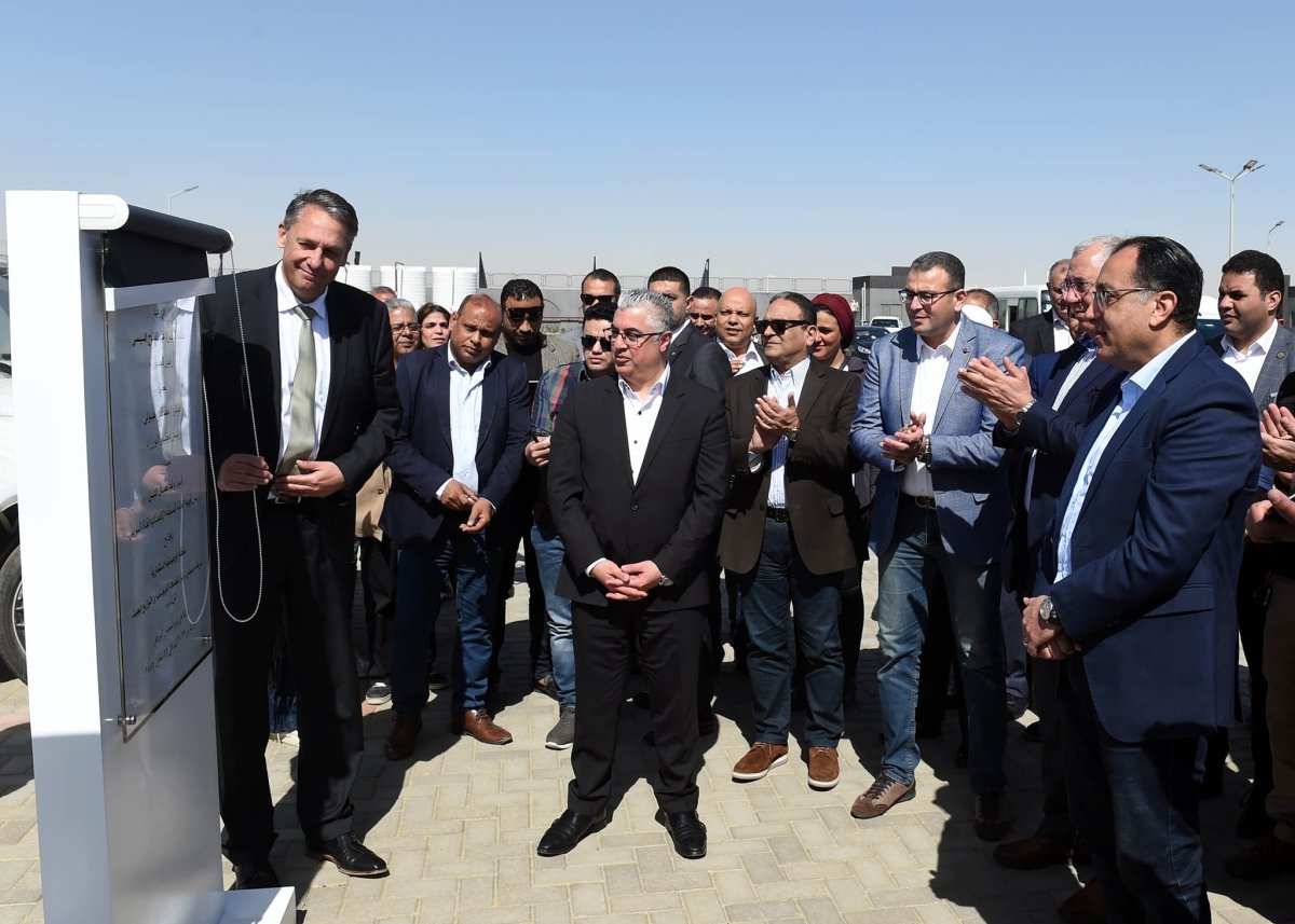 رئيس الوزراء يشهد افتتاح المركز اللوجيستي لشركة مرسيدس ـ بنز بالمنطقة الصناعية بالسخنة