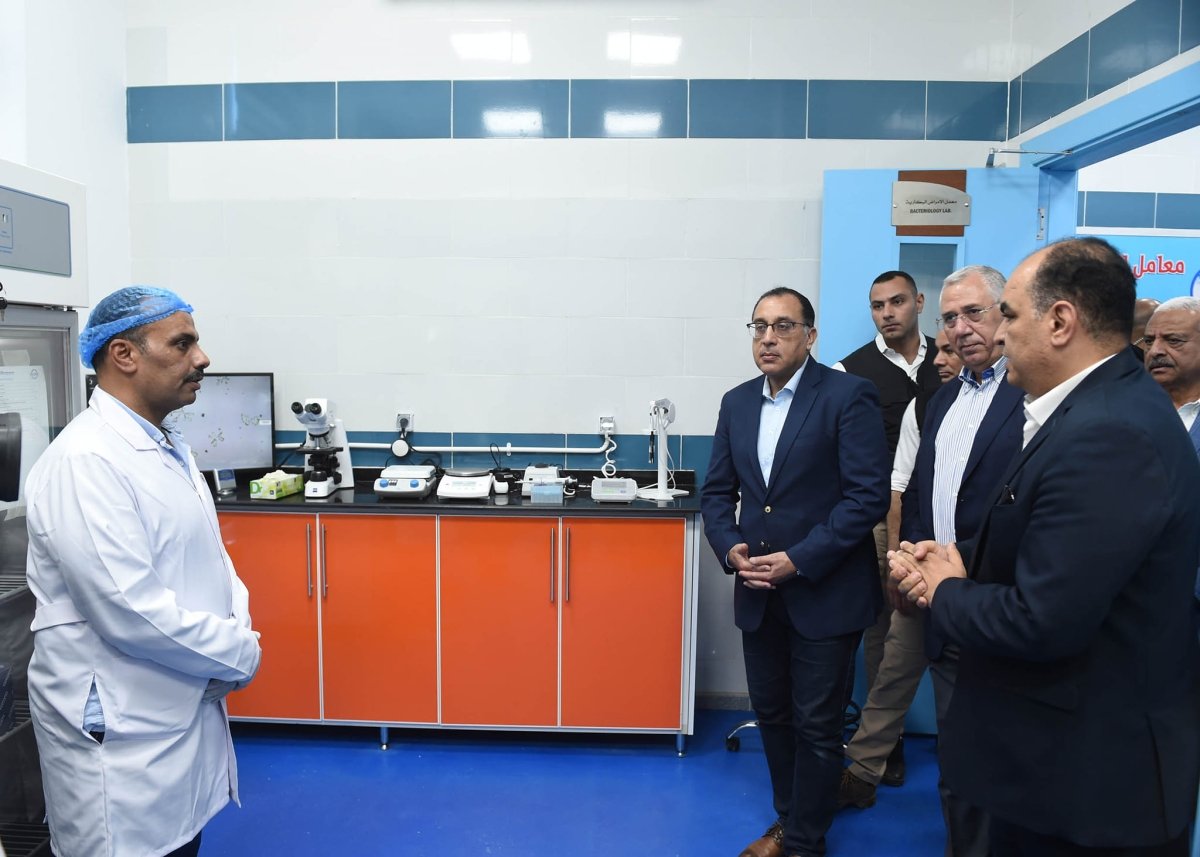 رئيس الوزراء يشهد افتتاح معمل الحجر الزراعي بميناء العين السخنة