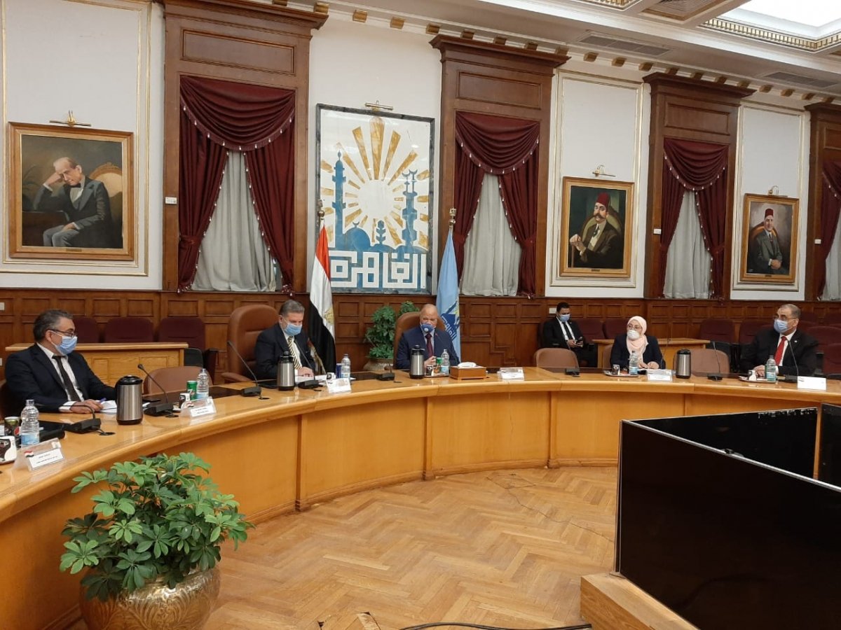 وزير قطاع الأعمال العام ومحافظ القاهرة يبحثان عددا من الموضوعات المشتركة