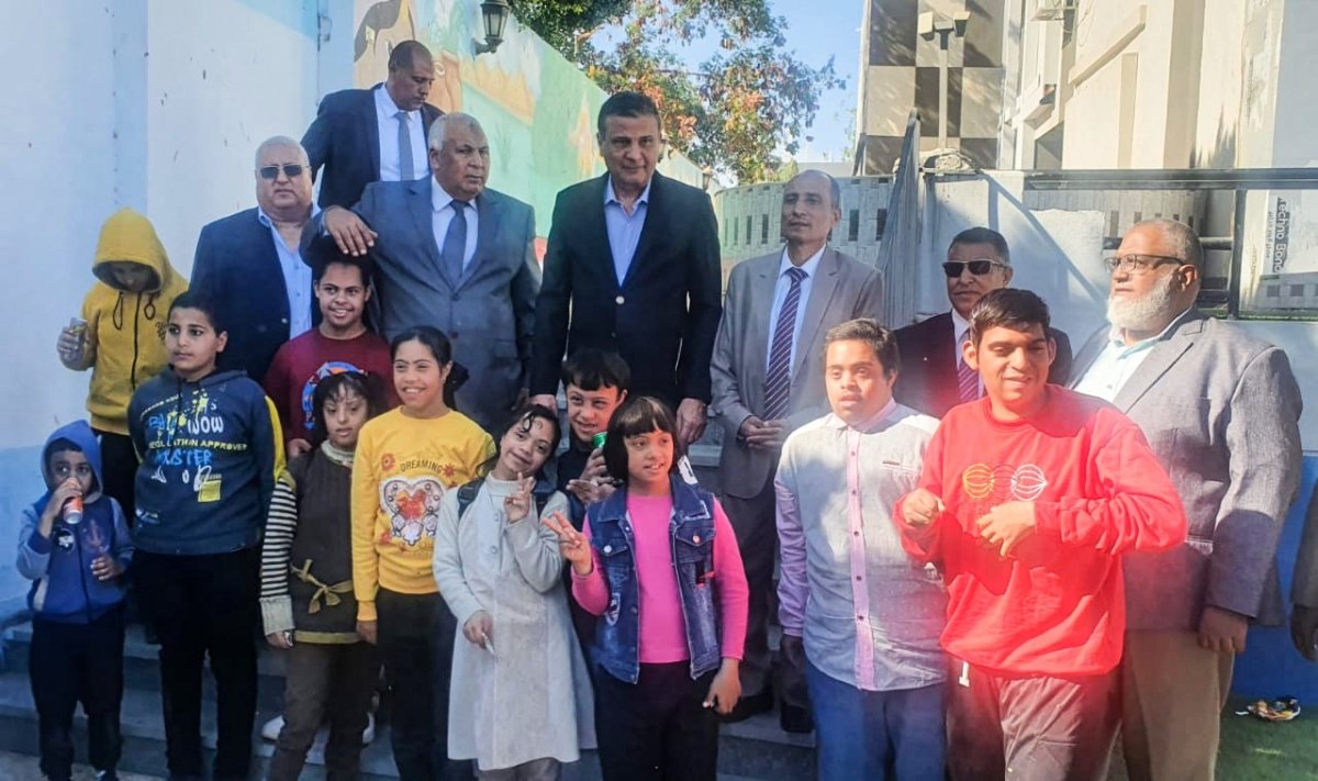 البنك الزراعي المصري يواصل مسيرة قوافل الخير لتوزيع المساهمات الغذائية على الأسر الأكثر احتياجاً بالوادي الجديد