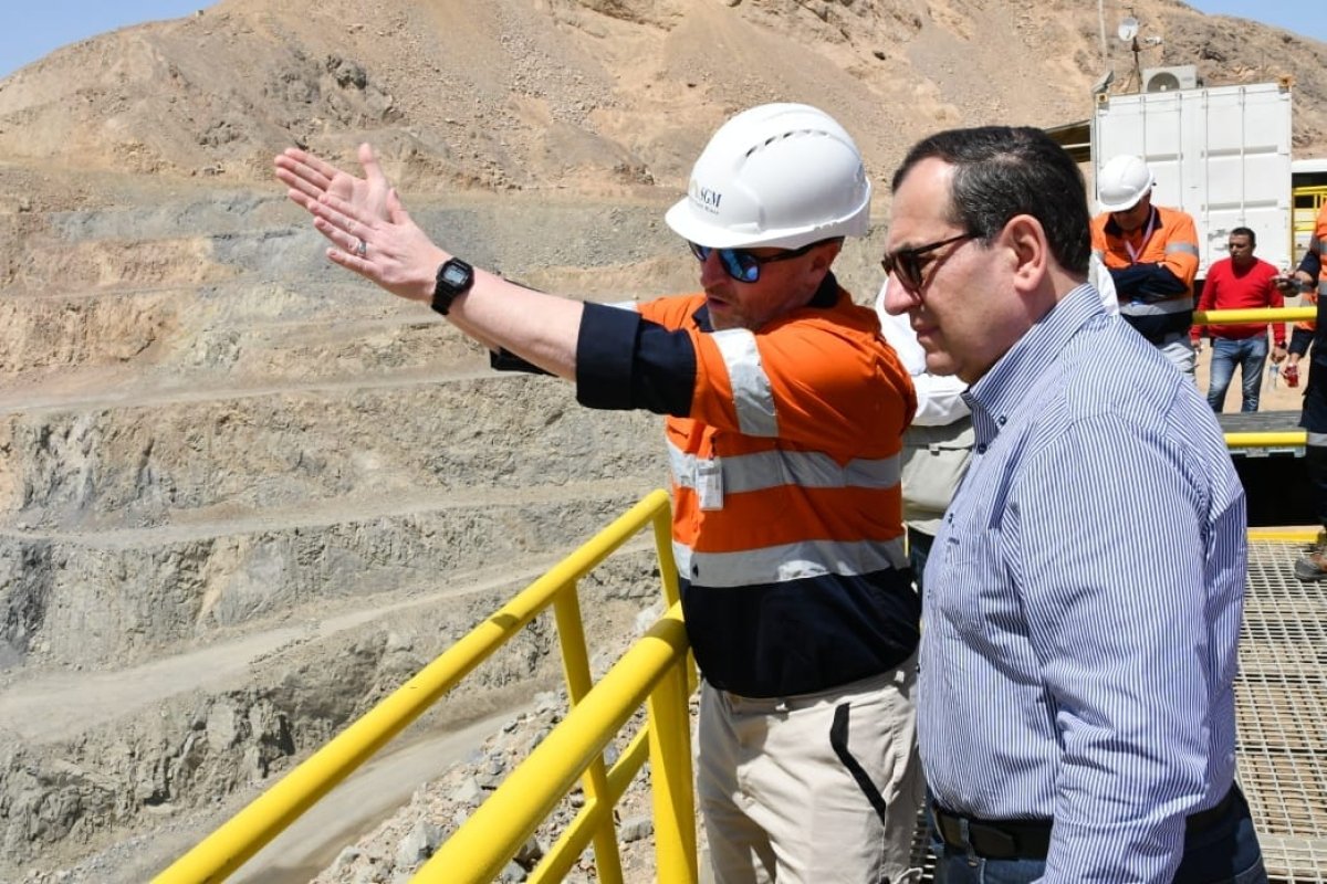 وزير البترول يتفقد منجم السكرى 