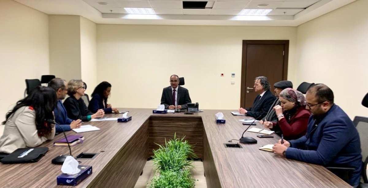 نائب وزير الإسكان وبعثة البنك الدولي يستعرضان التجربة المصرية في تنفيذ آليات التمويل مقابل تحقيق النتائج