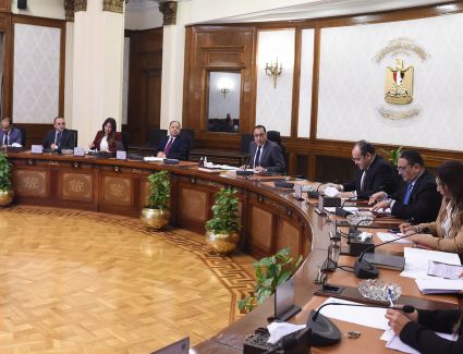 رئيس الوزراء يتابع مستجدات برنامج رد الأعباء التصديرية الجديد