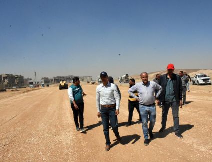 رئيس جهاز مدينة القاهرة الجديدة يتفقد محاور الطرق  وأعمال المرافق الجارية بالمدينة