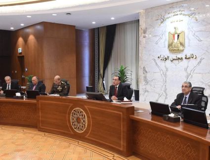 مدبولي يوجه بضرورة استكمال باقي الوزارات تدريجياً إجراءات الانتقال للعمل بالعاصمة الإدارية الجديدة 