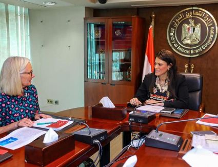 وزيرة التعاون الدولي تعقد جلسة مباحثات موسعة مع مسئولي الوكالة الأمريكية للتنمية الدولية