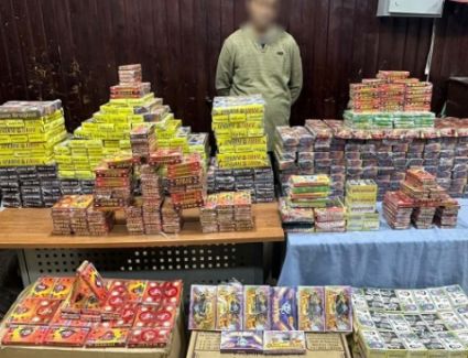 سقوط تاجر ألعاب نارية بحوزته مليون صاروخ بالأزبكية