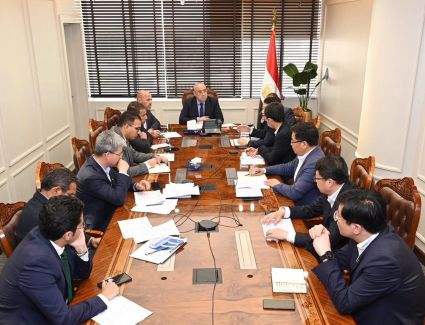 وزير الإسكان يلتقي وفدا من شركة "cscec" الصينية لمتابعة الموقف التنفيذي لمشروع منطقة الأعمال المركزية بالعاصمة الإدارية