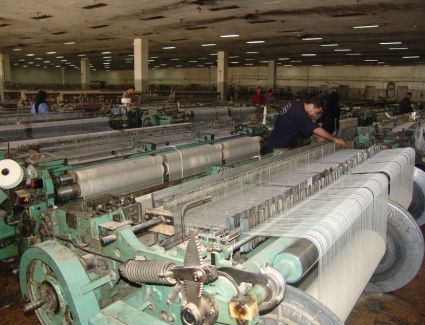 منح العاملين بمصنعي مصر والنصر "للنسيج" إجازة حتى 31 مارس بسبب "كورونا"