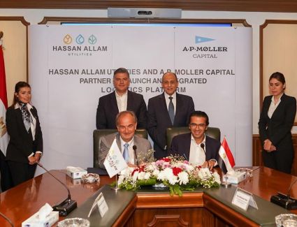 وزير الطيران المدنى يلتقى وفدا من شركتي حسن علام للمرافق وِ A.P. Moller  Capital  لبحث الفرص الاستثمارية