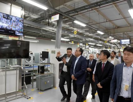 رئيس الوزراء يتفقد مصنع شركة إل جي للإلكترونيات - مصر