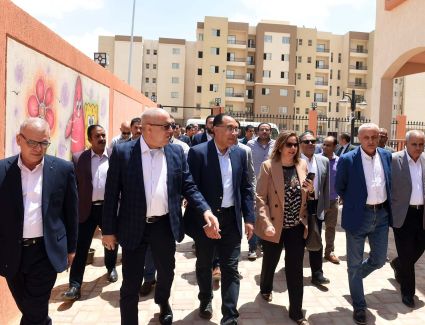 رئيس الوزراء يتفقد عدداً من المشروعات السكنية والخدمية الجاري تنفيذها بمدينة العبور الجديدة