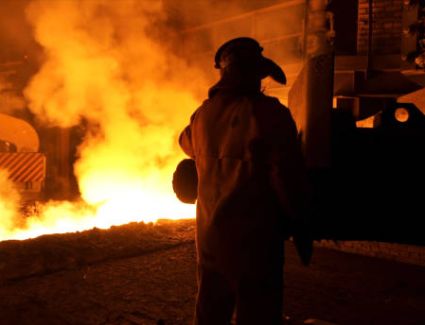 حريق ينهي حياة طفلين داخل شقة سكنية بالسلام