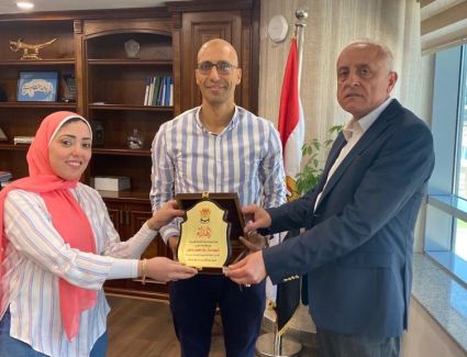 جهاز مدينة القاهرة الجديدة يُكرم الموظف المثالي عن شهر أبريل 2023 تقديراً للجُهد والعطاء