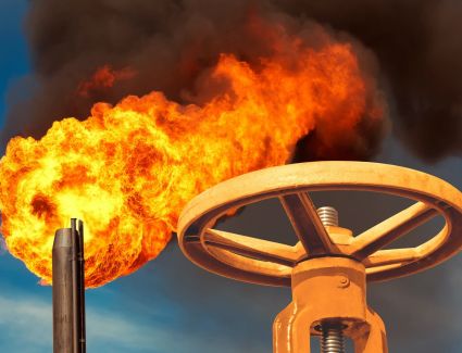 مصر تحقق تقدمًا كبيرًا في تحويل الغاز المصاحب لاستخراج النفط إلى صادرات غاز طبيعي بدلاً من حرقه