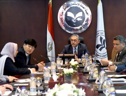 حسام هيبه ورئيس شركة سامسونج- مصر يبحثان خطط الشركة التوسعية بالسوق المصري