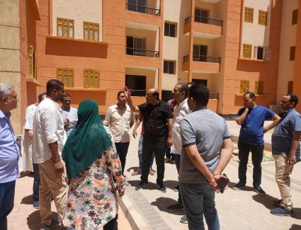 رئيس جهاز " سوهاج الجديدة " يتفقد منطقتي 138 عمارة و50 عمارة ضمن المبادرة الرئاسية " سكن كل المصريين "