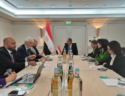 وزير الاتصالات يبحث مع مسئولى عدد من الشركات الألمانية  التعاون المشترك
