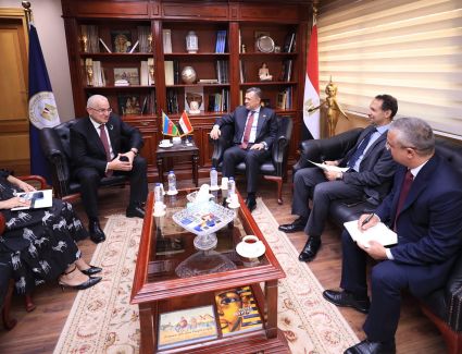وزير السياحة والآثار يستقبل سفير أذربيجان بالقاهرة لبحث التعاون المشترك