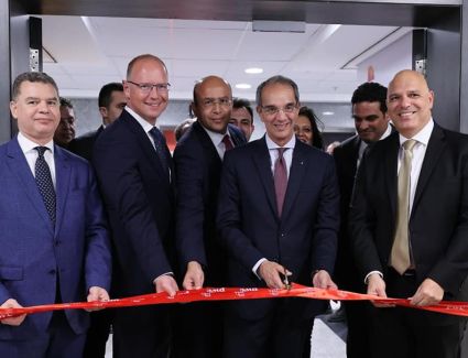 وزير الاتصالات يفتتح مركز التكنولوجيا والابتكار التابع لشركة "بى دبليو سى"PwC  البريطانية بمصر