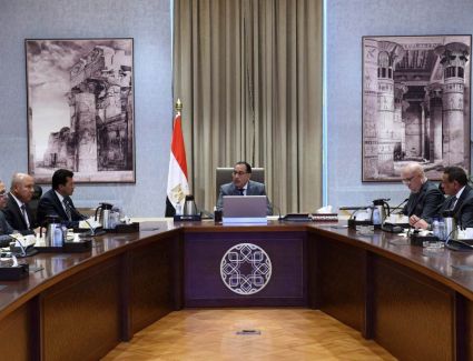 رئيس الوزراء يتابع موقف سداد مستحقات شركة "المقاولون العرب" لدى عدد من الجهات الحكومية