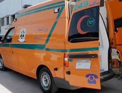 طلاب يرشقون معلمة بالحجارة بعد إنتهاء الإمتحانات