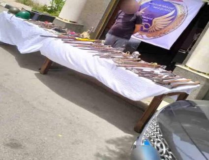 سيوف وخناجر.. ضبط تاجر يبيع الأسلحة على مواقع التواصل