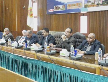 رئيس الجهاز: بيع محال تجارية بأنشطة متنوعة ومخبز بمدينة 15 مايو بالمزاد العلني